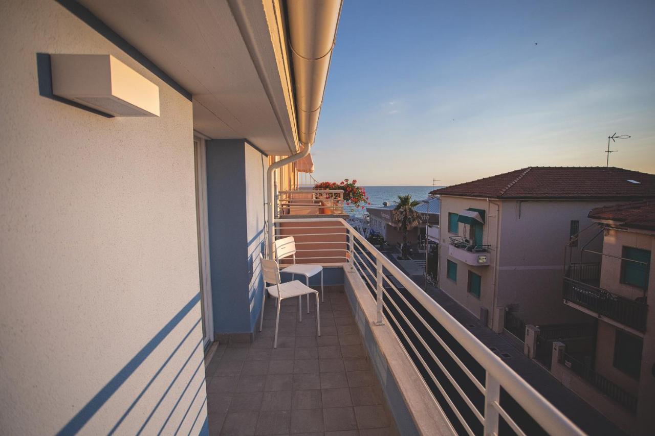 Via Siena 4 - Suites & Rooms 切齐纳的码头 外观 照片