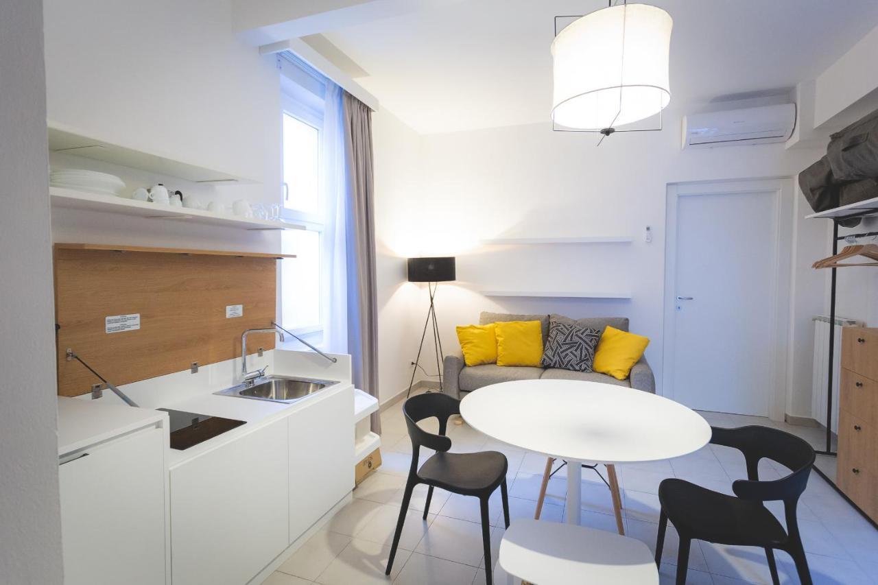 Via Siena 4 - Suites & Rooms 切齐纳的码头 外观 照片