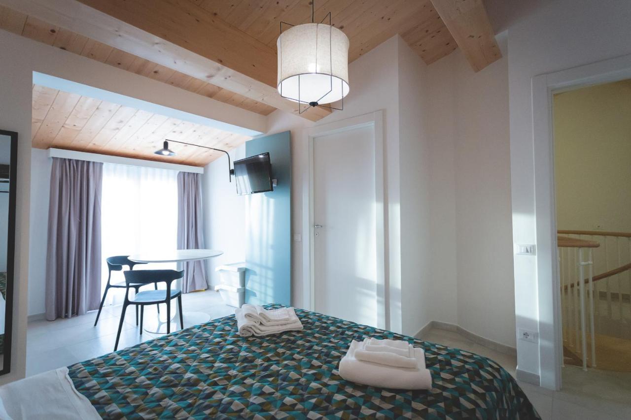 Via Siena 4 - Suites & Rooms 切齐纳的码头 外观 照片