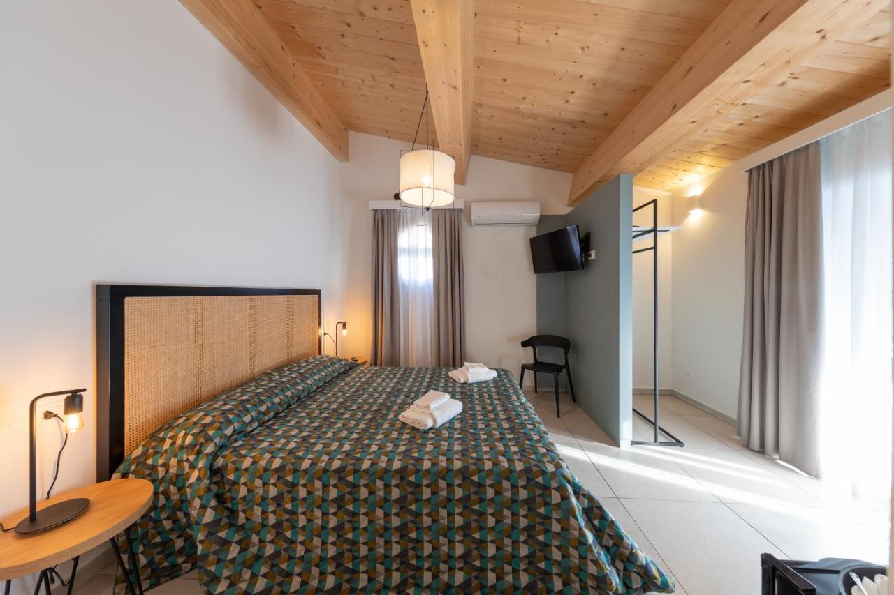 Via Siena 4 - Suites & Rooms 切齐纳的码头 外观 照片